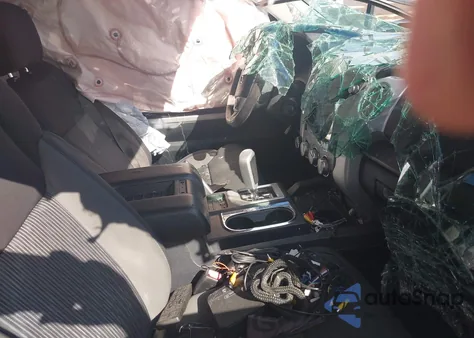 2017 Toyota Tundra Sr5 5.7L V8 z USA, uszkodzony, nr VIN 5TFUW5F17HX603818